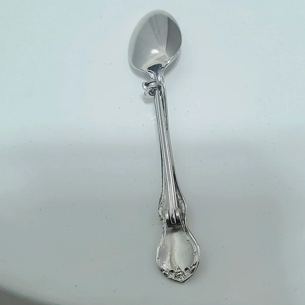 Silver Tone Spoon Pin For Women.🌴